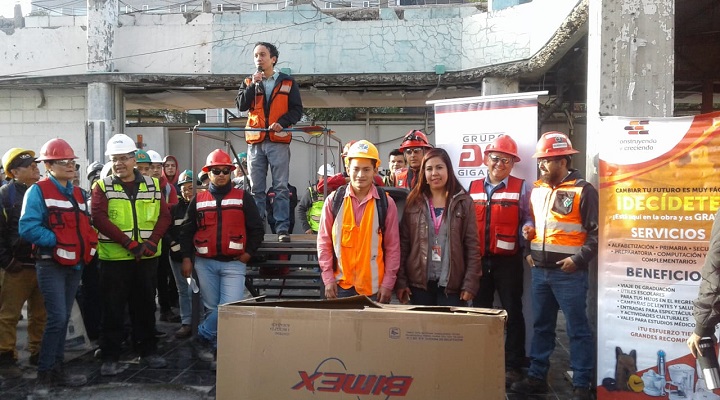 Entrega de bicicletas en aula Miyana, gracias a Fundación Gigante