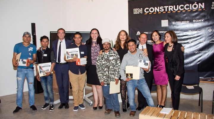Inauguramos la exposición fotográfica “En Construcción”